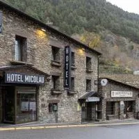 Hotel Micolau, хотел в Аринсал