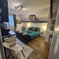 Studio et chambres d'hôtes les nuits de Gesnes, hotell i Saint-Germain-du-Corbéis