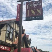 Ye Olde English Inn, hotel poblíž M. Graham Clark - Taney County Airport - PLK, Hollister