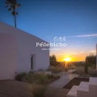 Pédebicho Serra da Arrábida Country Inn and Studios, отель в городе Азейтан