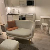 Moderni yksiö, omalla autopaikalla, hotel near Joensuu Airport - JOE, Joensuu