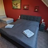 GT Apartman, מלון בדומבובאר