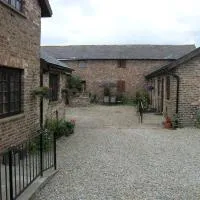 Thompsons Arms Cottages, Hotel in Flaxton