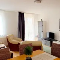 Sunset Green Apartman, hotell i Bük
