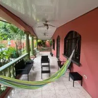 Villa tico House, hotel a Cariari