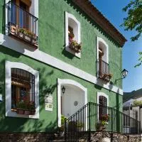Casa Rural Miel y Romero โรงแรมในSevilleja de la Jara