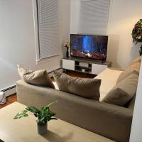 3 bed unit Retreat near Ann Arbor King Bed, hotel near Willow Run Airport - YIP, Ypsilanti