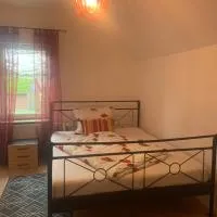 Ferien- und Monteurwohnungen Wendischbrome, hotel a Jübar