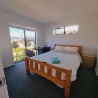 The Red Door Homestay, hotel di Hamilton