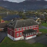 Huset Vårt - Bed and Breakfast, hotel v destinaci Hornindal
