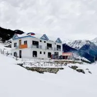 Zostel Rajgundha, hotell sihtkohas Bīr