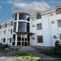 Hotel Saroy palace in Qarshi city、カルシにあるKarshi Airport - KSQの周辺ホテル