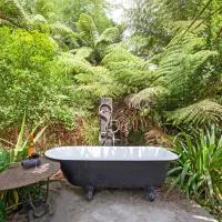Boutique Country Retreat -Outdoor bath, hotel di Hamilton