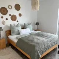 Haus Villa-Moderne 3-Zimmer Ferienwohnung in Wallersdorf-Haidlfing، فندق في Wallersdorf