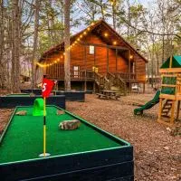 Close to Lake Putt Putt, Pool Table, Play set, hotel din Broken Bow