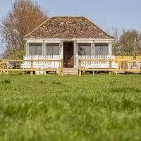 The Cricket Pavilion, hotel em Warham