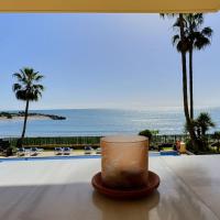 Front Line Beach Paradise in Estepona, hotel a Estepona