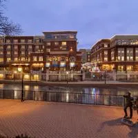 Naperville में, होटल Hotel Indigo Naperville Riverwalk by IHG