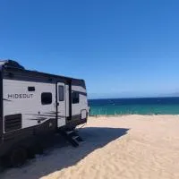 Beachfront Camper, Bahia Turquesa BCS, hotel em La Ventana