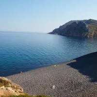 Amimaya Apartments, hotel di Emporeios