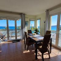 Villa Azzurra Menton Apt Luxe, Front Mer, 4th floor of 5, WiFi, TVSat, Climate, hotel v Mentonu