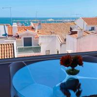 SEA VIEW Loft 30 secs to Beach in Historic Old Town, hotel en Cascais