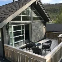 Amazing home in the heart of Nordfjordeid, хотел в Нордфьордейд