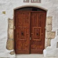 Rustic house with swimming pool, hotel din Las Pesas