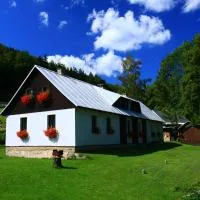 Guest House U Lakomce, hotel em Desná