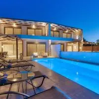 Astarte Villas - Casa Del Mar Beach Villa with Pool, hotel em Amoudi