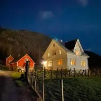 Holiday house Vindafjord Norway – hotel w mieście Ølsvågen