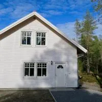 House near Umeå for rent: Umeå şehrinde bir otel