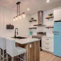 Chic Suite by Westlynn, khách sạn ở Little Current