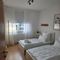 BOARDINGHOUSE PD25 ALTE FEUERWACHE I Unterkunft mit Einzel- und Doppelzimmer I 3min CityHospital I Monteure I Smart TV I Einzelbetten I Küche I Gemeinschaftsraum I Wasch I P, hótel í Ibbenbüren