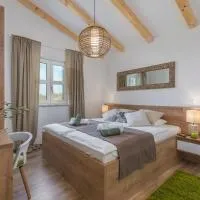 Villa Terra Magica Heated Pool Sauna and Jacuzzi, hotel en Rapavel