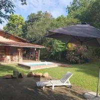 Sítio com piscina, na estrada de Aldeia Velha e rio a frente da porteira, hotel din Silva Jardim