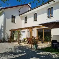 Les Tilleuls de Chapareillan Chambres d'hôtes, hotel Chapareillan városában