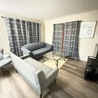 A Quiet and decent 3 bedroom apartment, hotel a Kirkland Lake