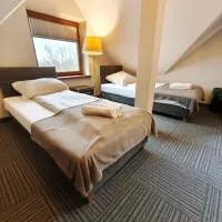 Route One - Restauracja & Pokoje Hotelowe, hotel u gradu Zgjež