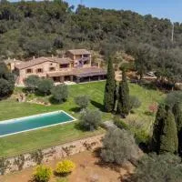 Exquisite farmhouse in the Empordà Costa Brava โรงแรมในวาญ-โญเบรกา