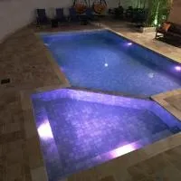 Pousada Vila Dona Gloria, hotel u gradu Gvaruža