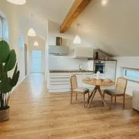 Modernes Studio mit Wallbox und Parkplatz Nähe Koblenz, hotel en Melsbach