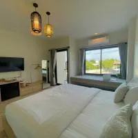 My Uthai Hotel, hotell i Ban Khok Mo