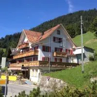 Hotel Sterne – hotel w mieście Beatenberg