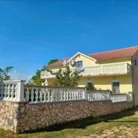 Schönes Ferienhaus mit Pool, hotel Biograd na Moruban