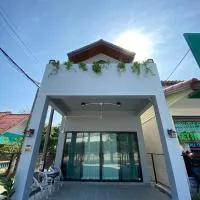 Ta-iad homestay at Soi Ta-iad, מלון בBan Suan