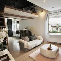 Pied à terre - Mezzanine studio - Private parking, hotel en Irigny