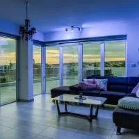 Sky villa penthouse with private outdoor hottub, hotel u Limasolu