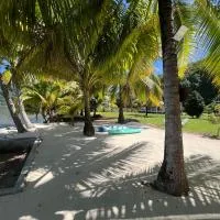 Fare Mama Rota - au bord de l'océan – hotel w mieście Taputapuapea
