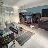 Guesthouse Near HBE Airport Pool, готель у місті Бурдж-ель-Араб